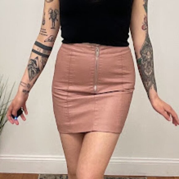 Wish Leather Front Zip Harlow Mini Skirt Size XS Pink - Picture 1 of 11